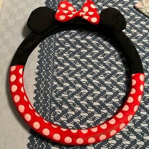 Minnie Mouse Steering Wheel cover. For 15 inch steering wheel.